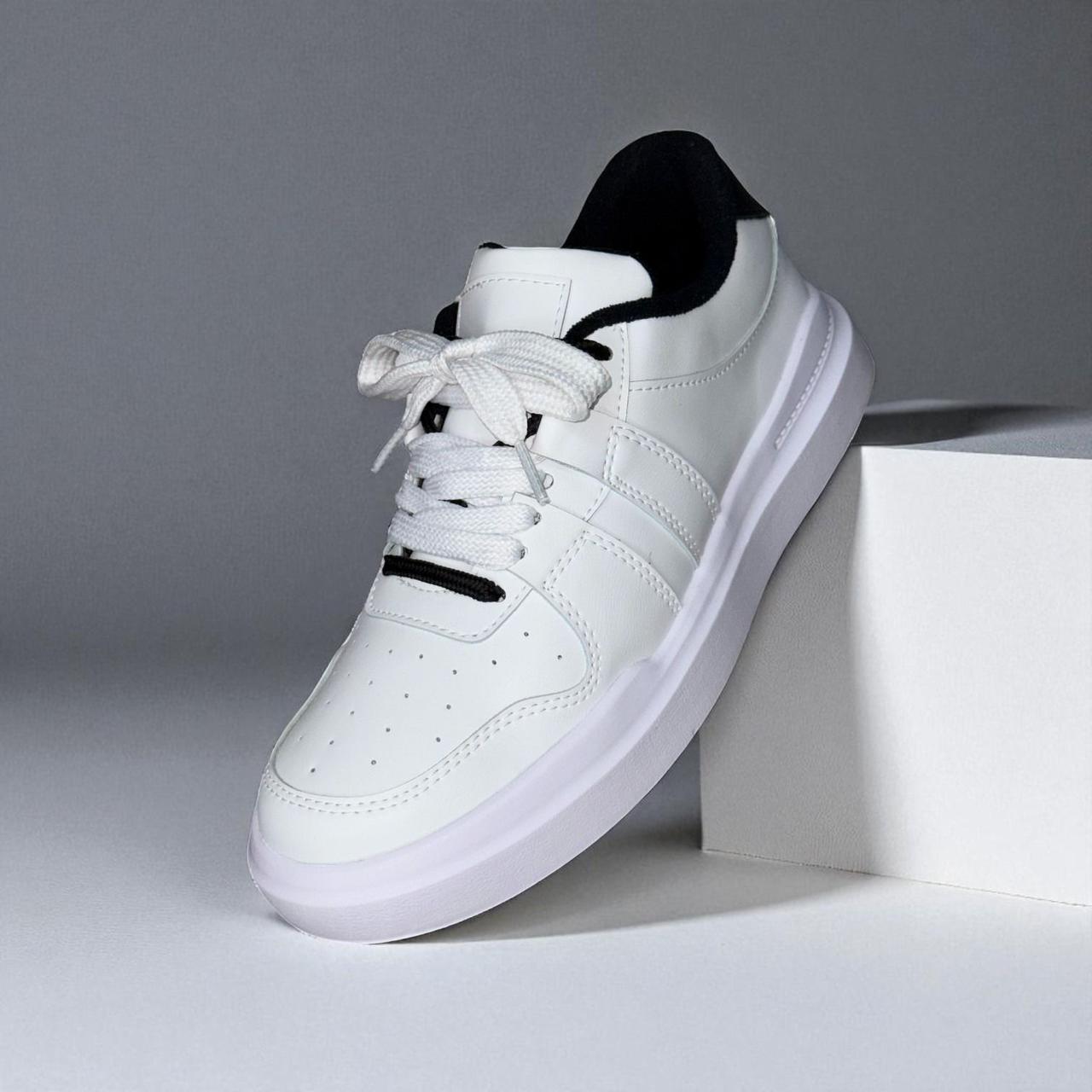 NUEVOS UrbanClass Premium – Refinamiento urbano para hombres con estilo.